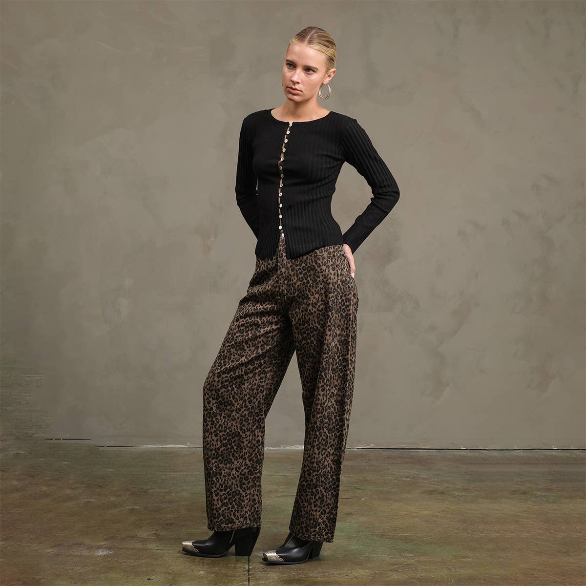 Avery Button Top
