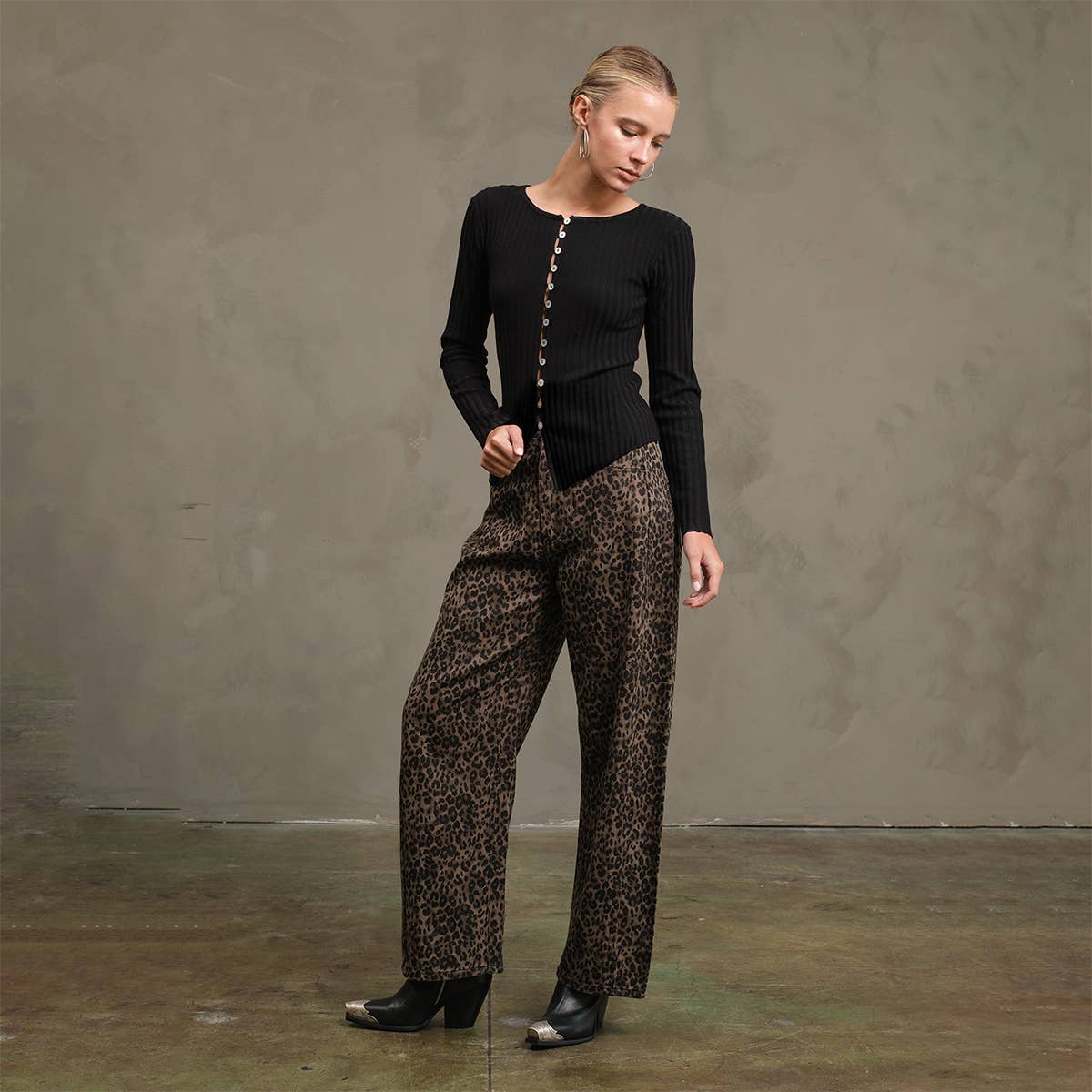 Avery Button Top