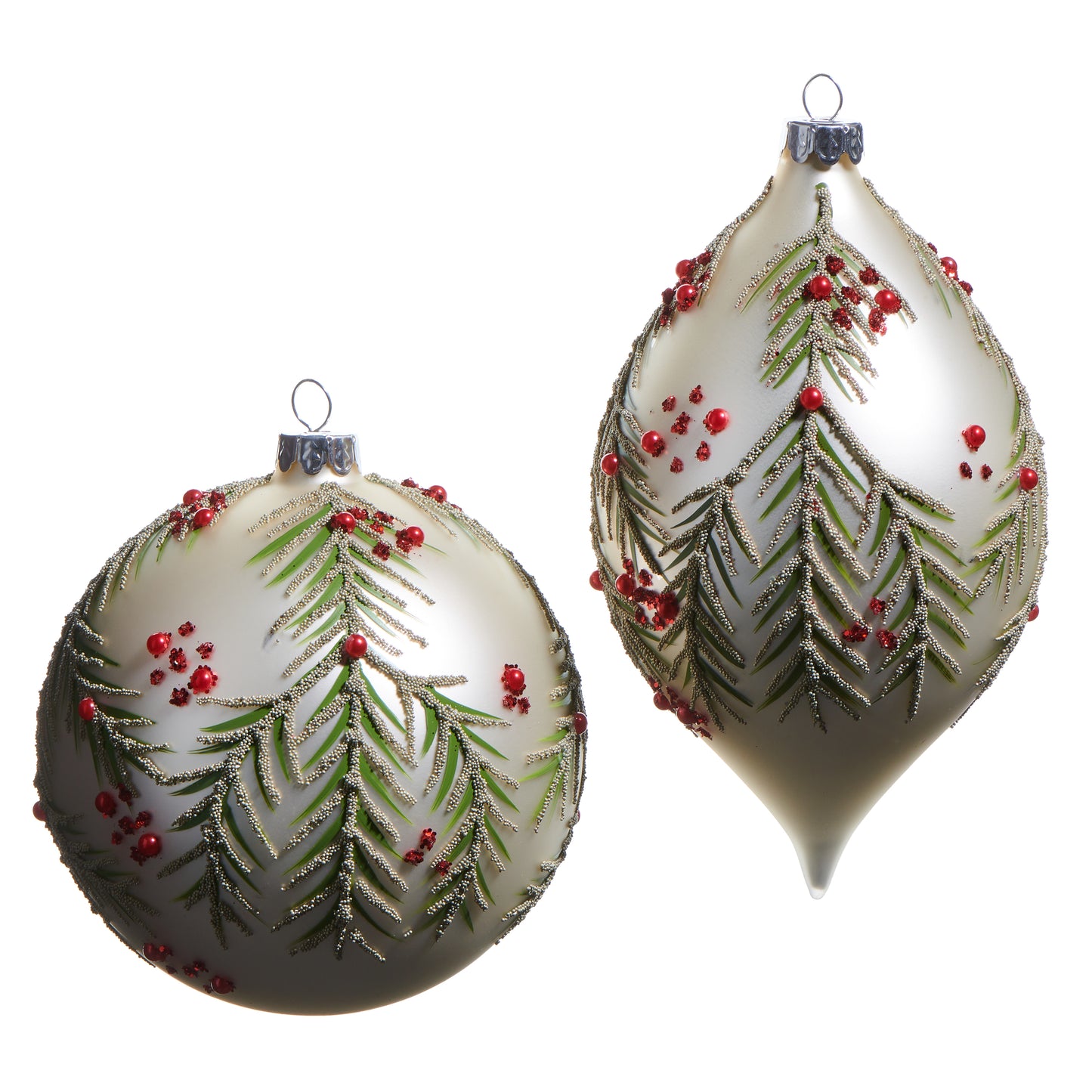 5" Berry & Pine Ornament