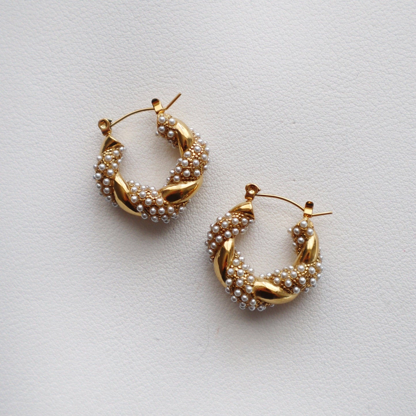 Nolita Pearl Twisted Hoops