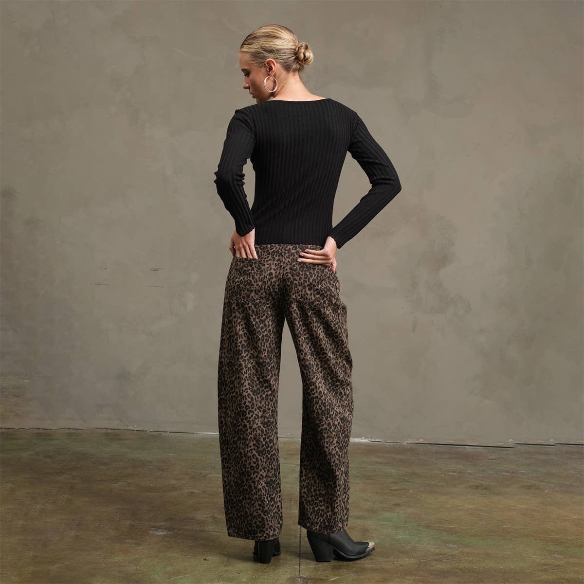 Avery Button Top