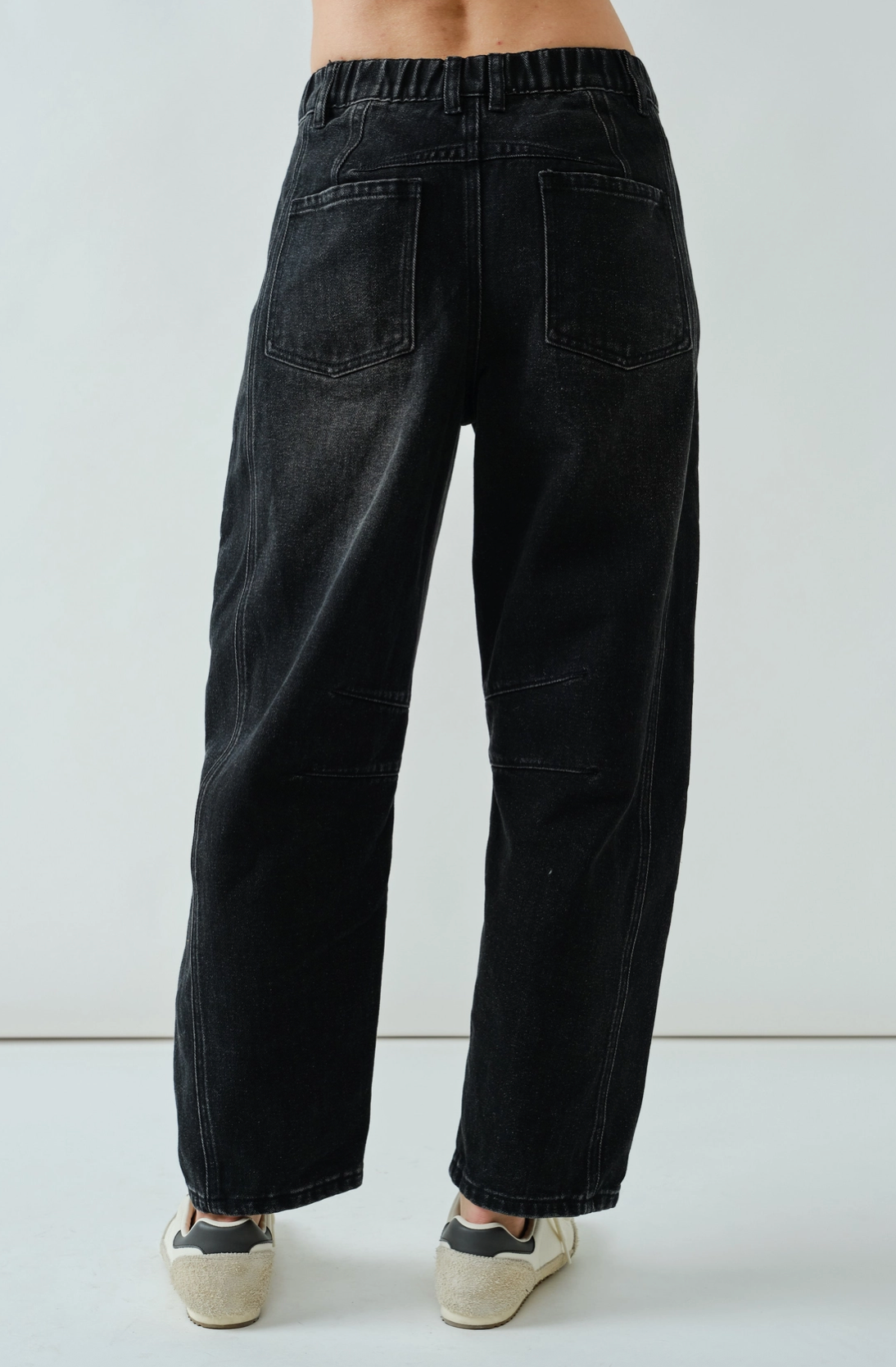 Charlie Embroidered Barrel Jeans