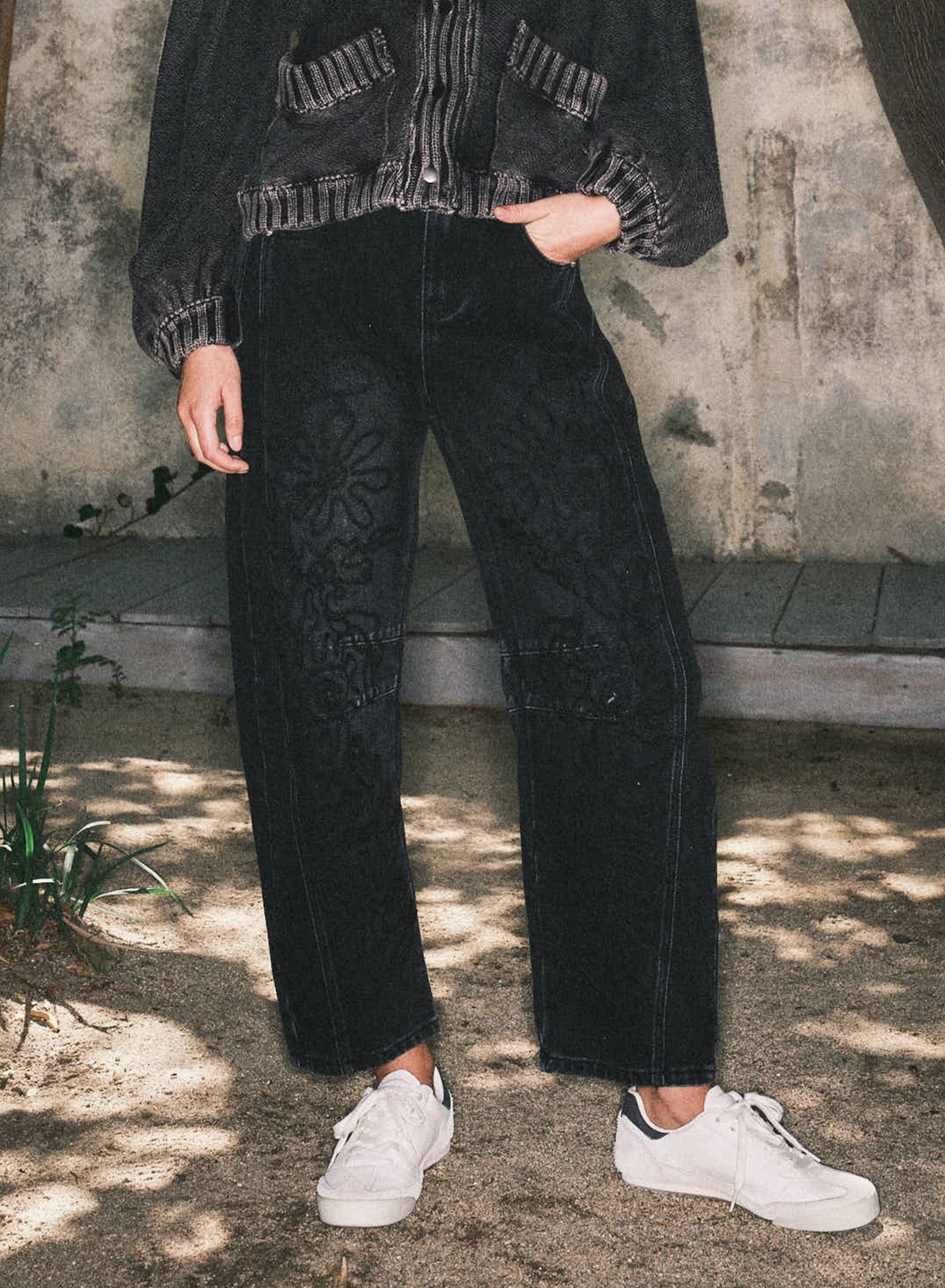 Charlie Embroidered Barrel Jeans