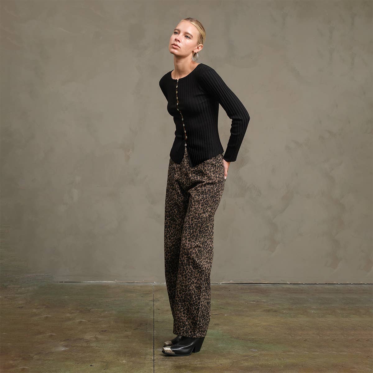 Avery Button Top