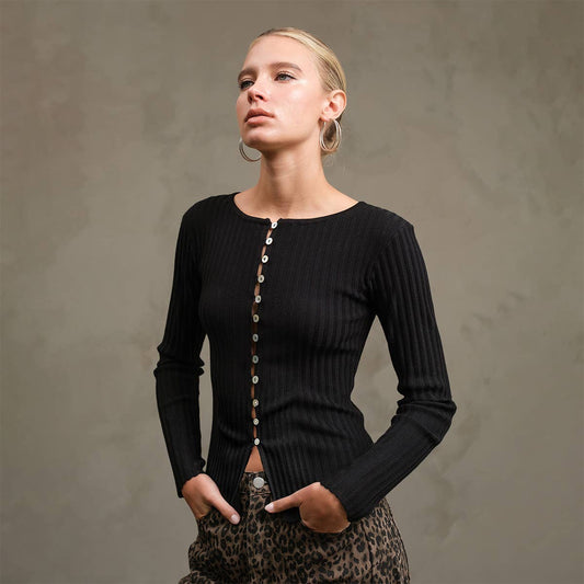 Avery Button Top