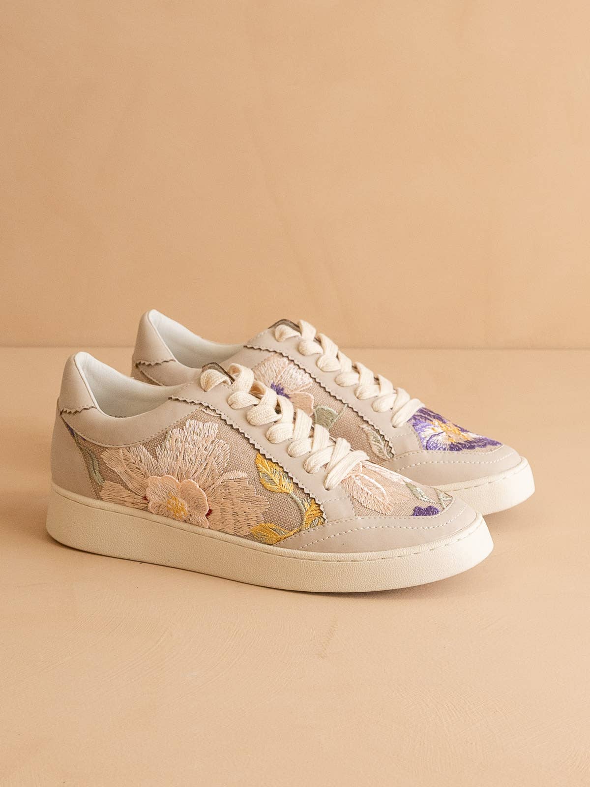 The Tammi | Light Grey Floral Appliqué Sneaker