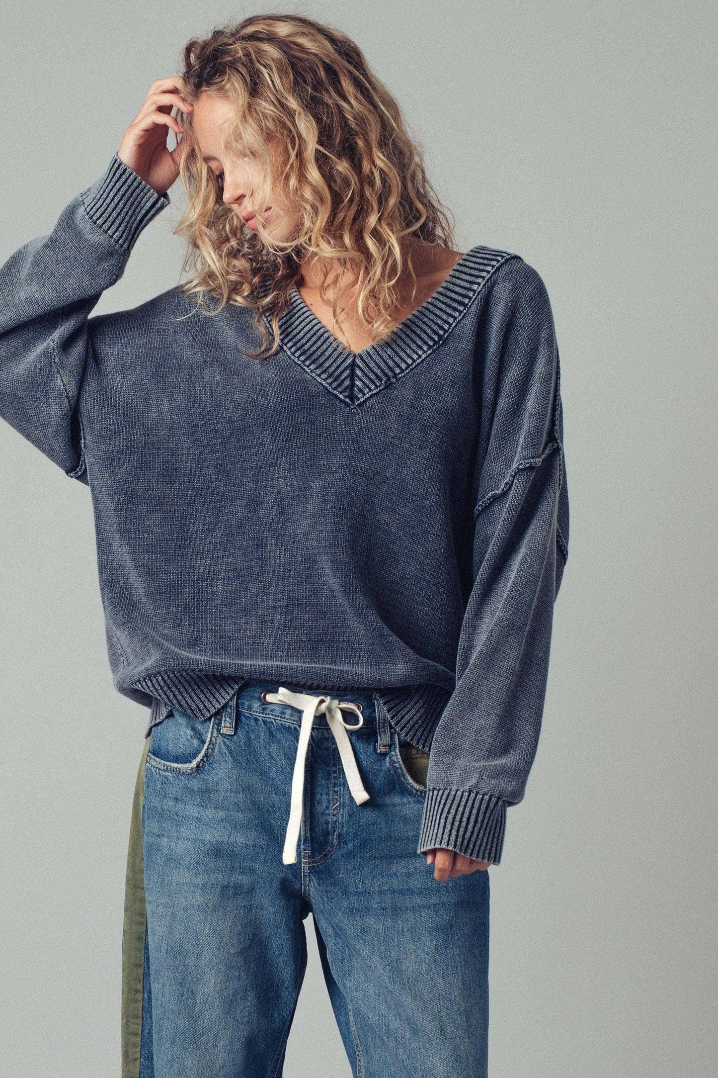 Thea Contrast V Neck Sweater- Two colors