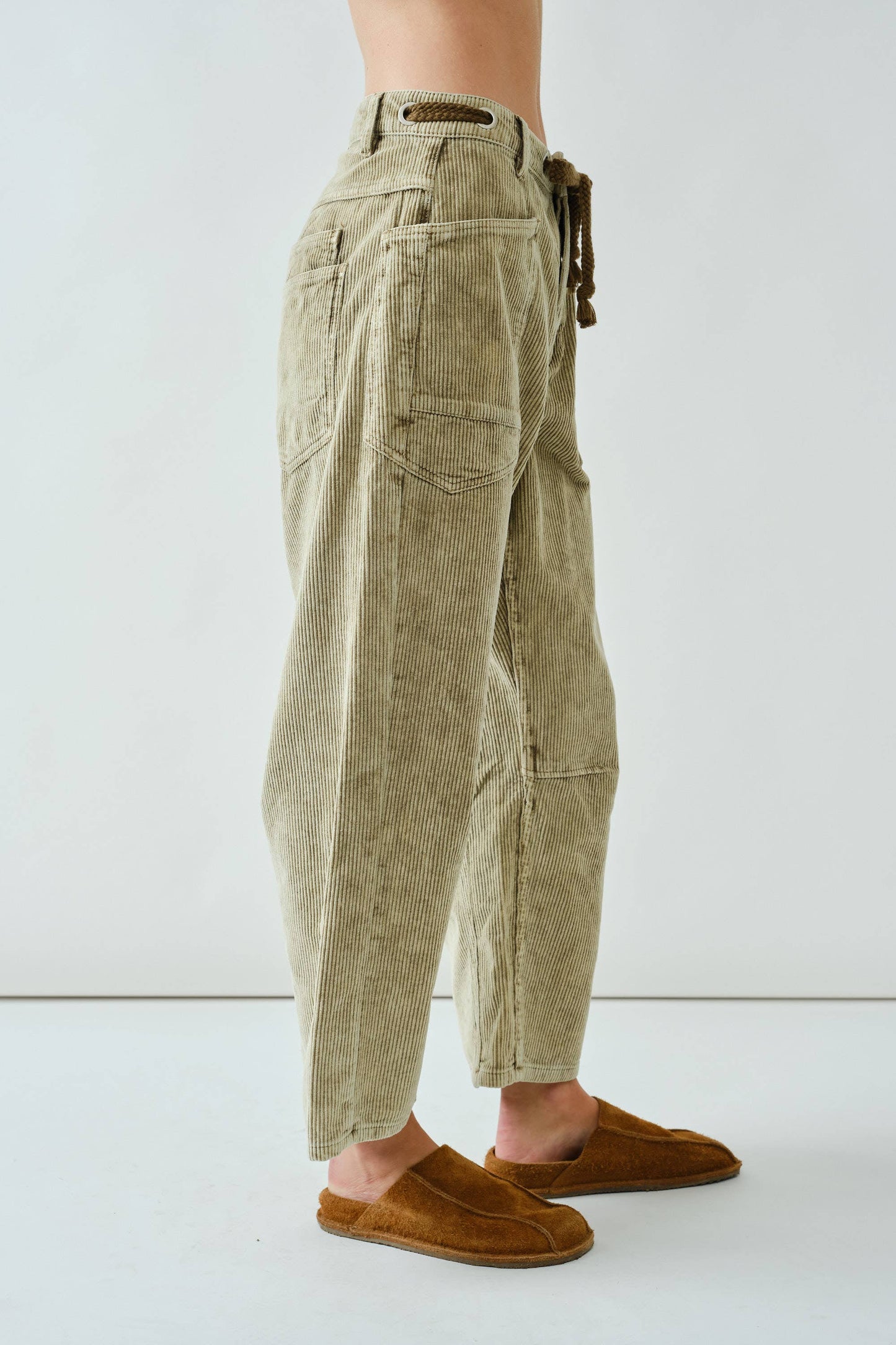 Serena Barrel Corduroy Pants