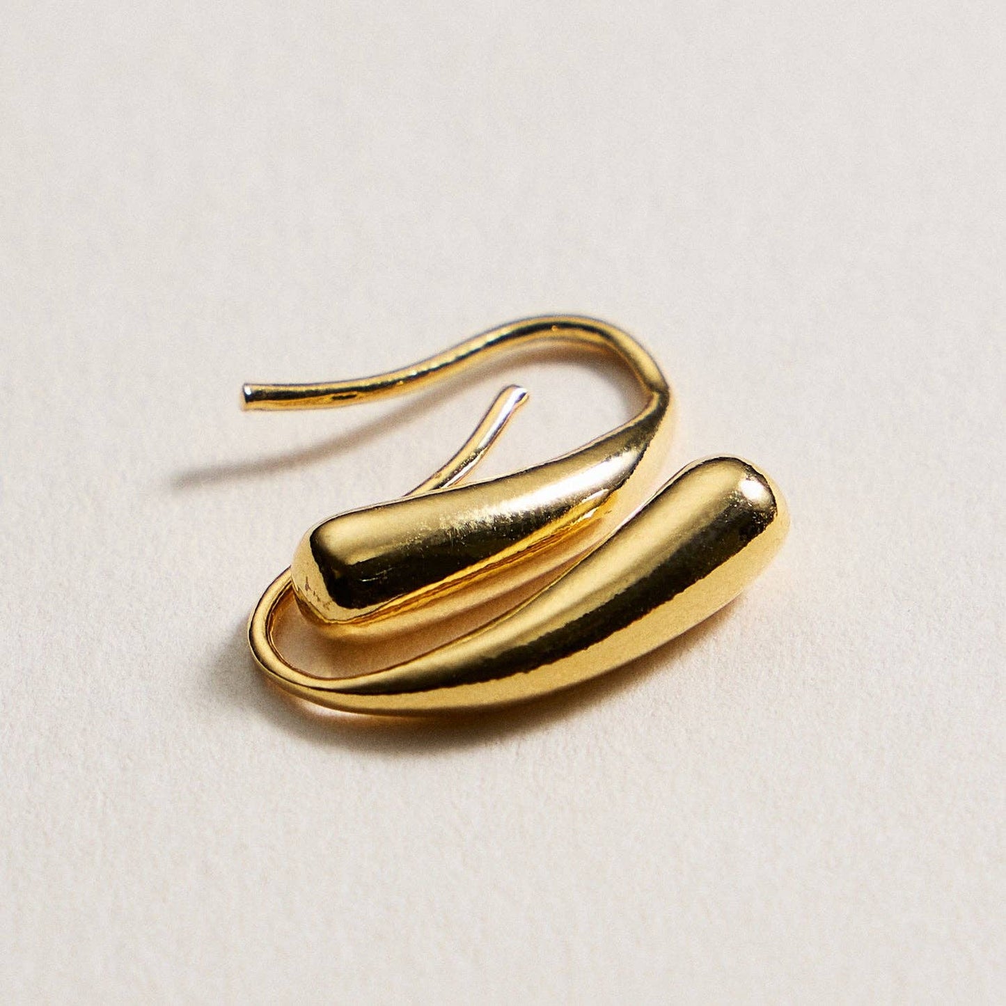Dahlia Modern Curve Earrings