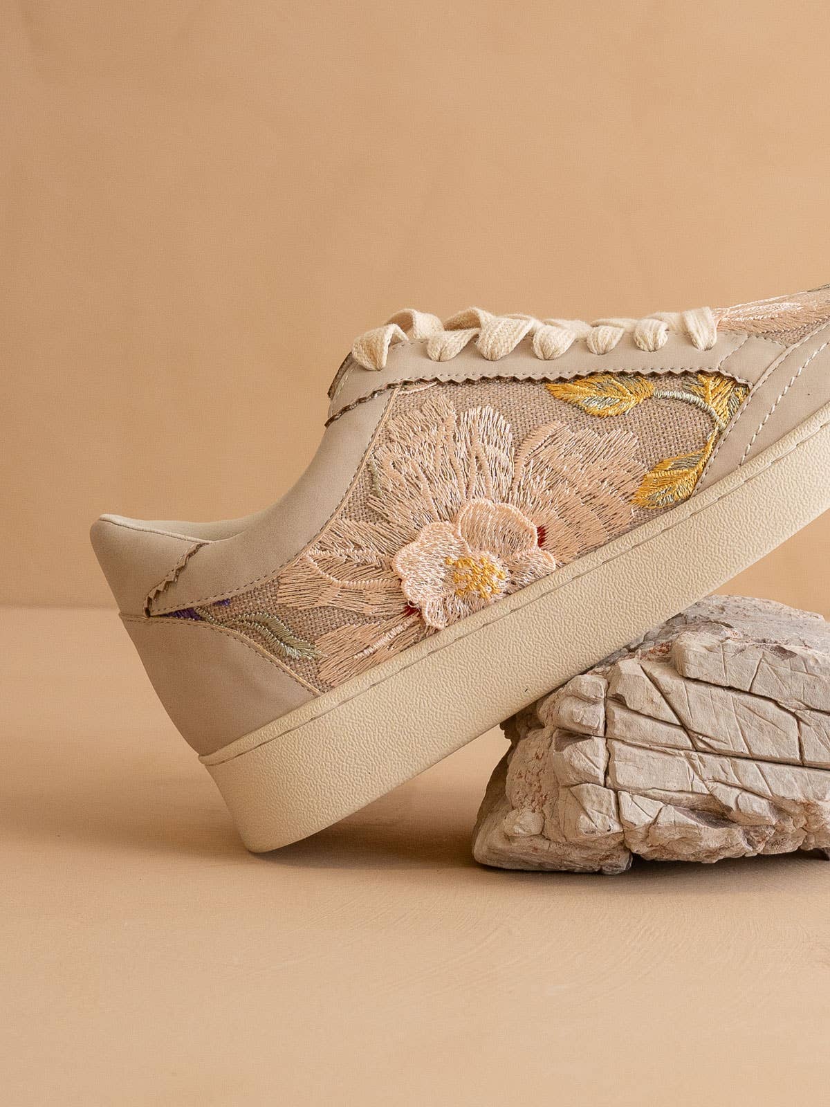 The Tammi | Light Grey Floral Appliqué Sneaker
