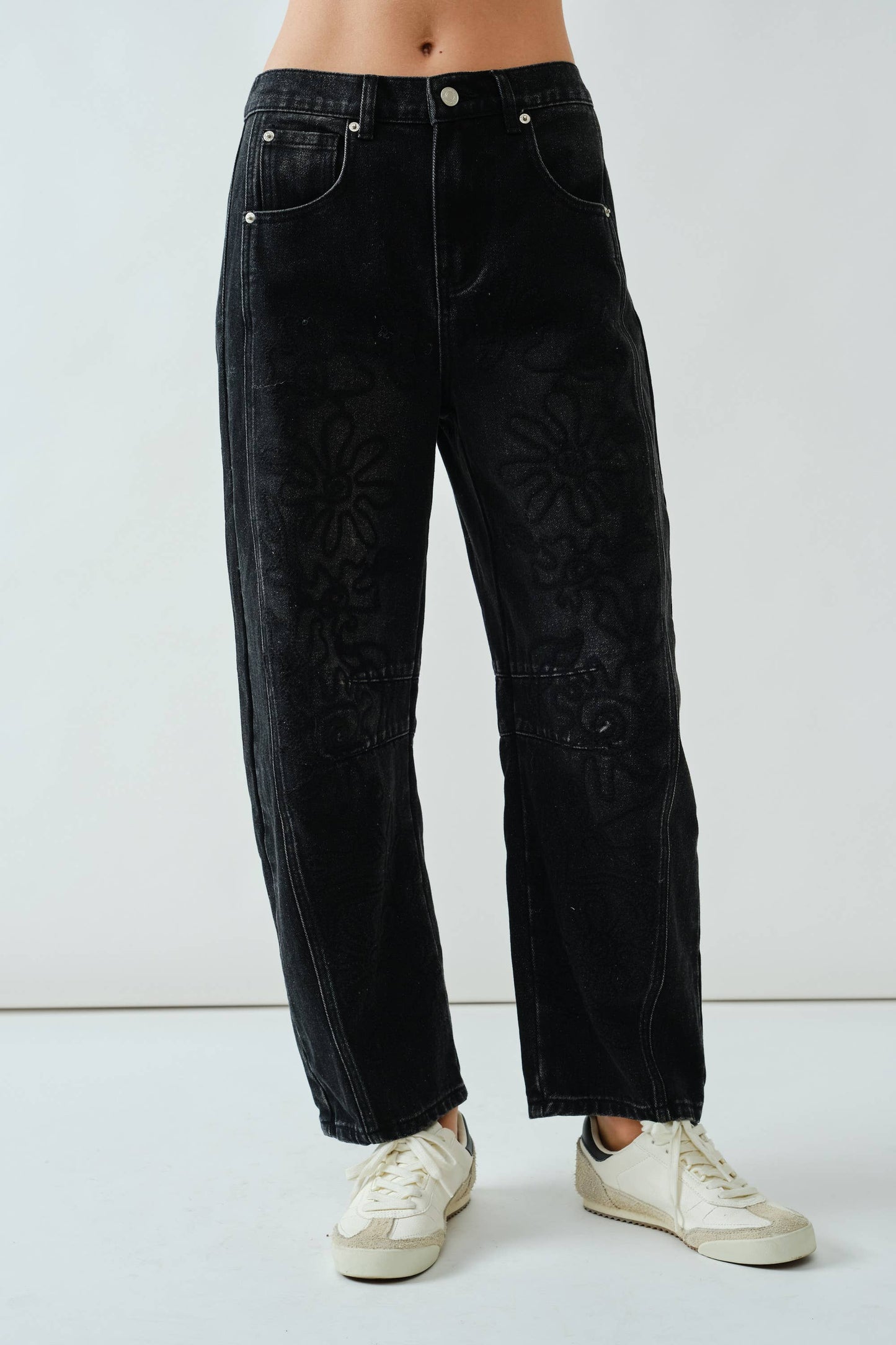 Charlie Embroidered Barrel Jeans