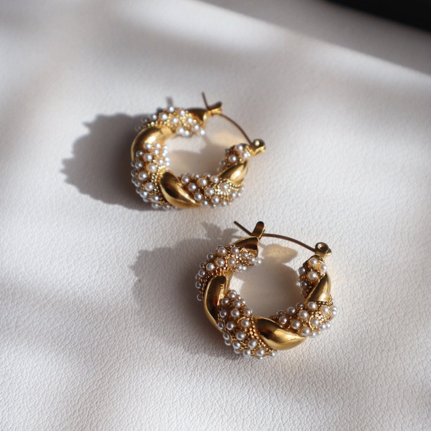 Nolita Pearl Twisted Hoops