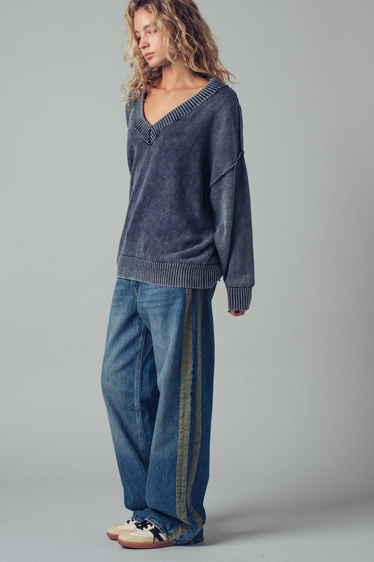 Thea Contrast V Neck Sweater- Two colors