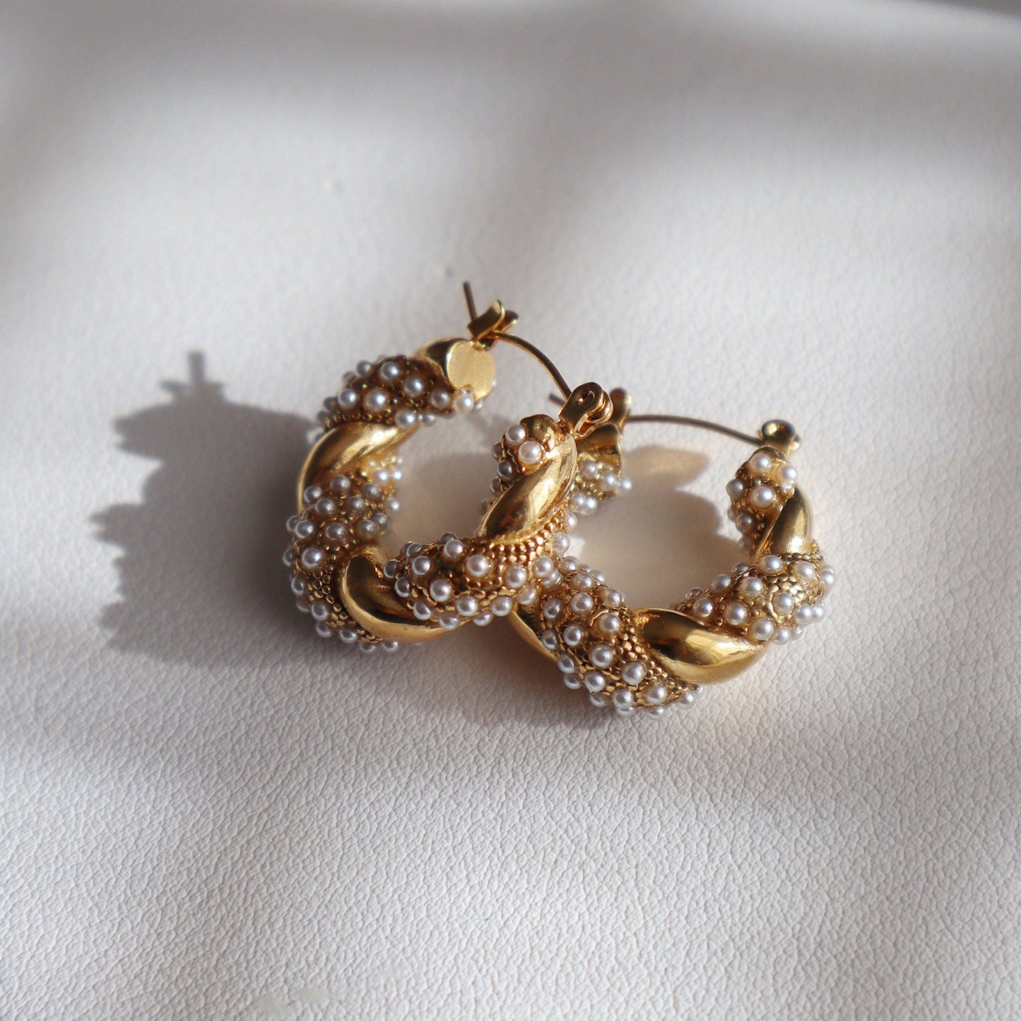 Nolita Pearl Twisted Hoops