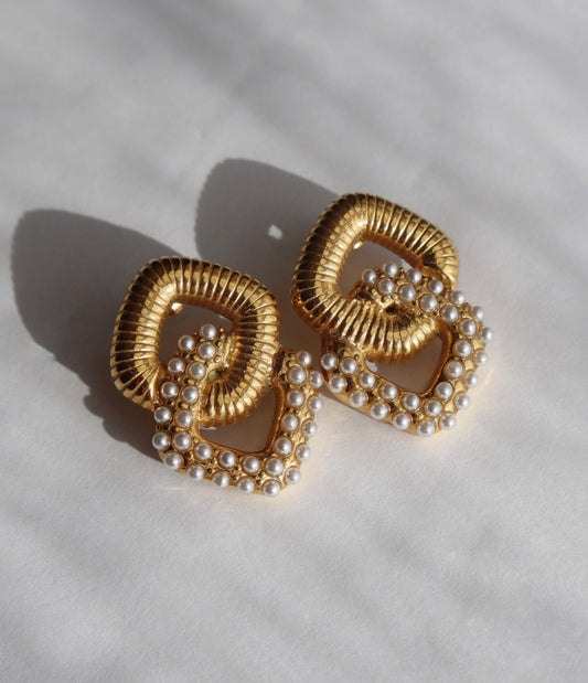 Amara Pearl Earrings