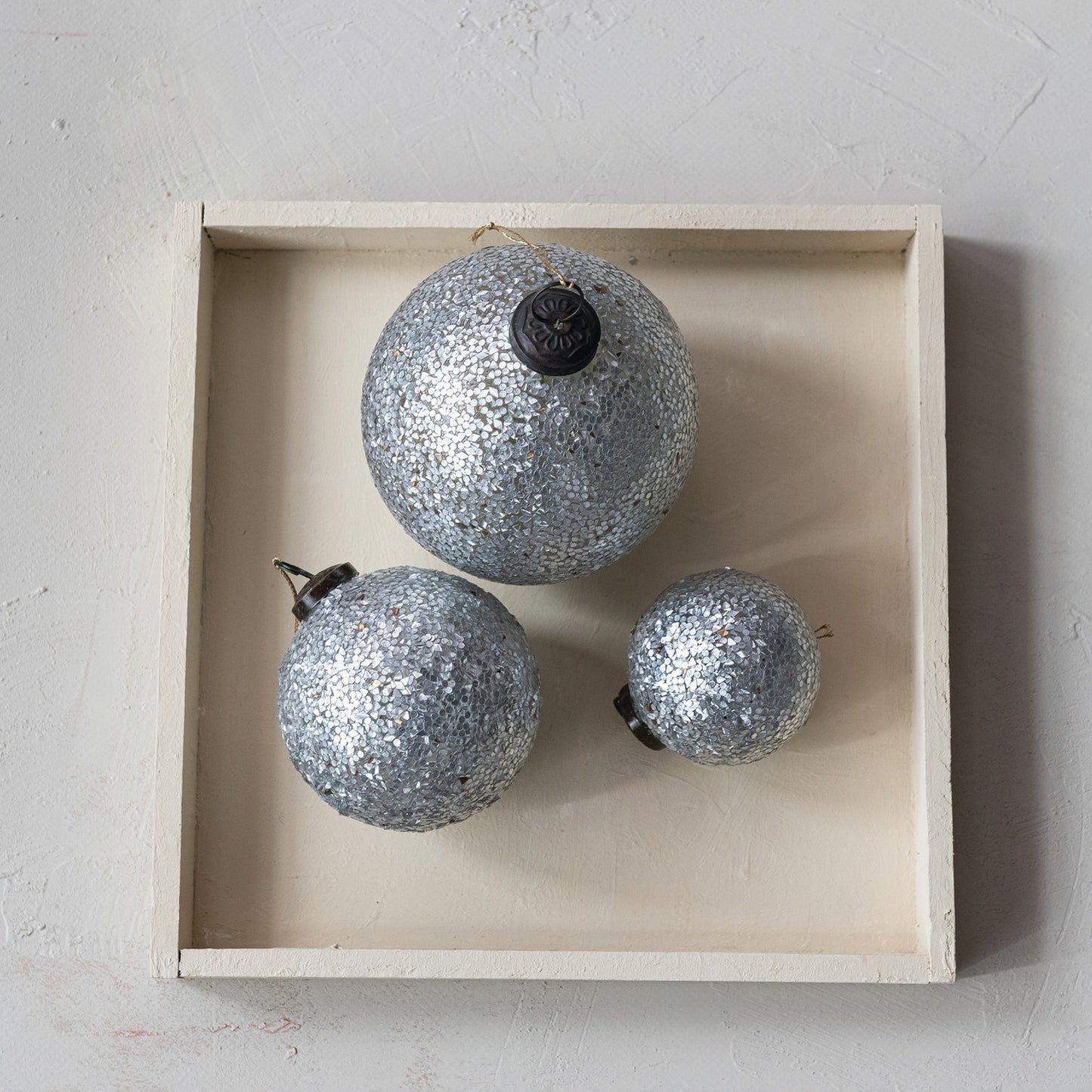 4" Round Mica Flakes Ball Ornament