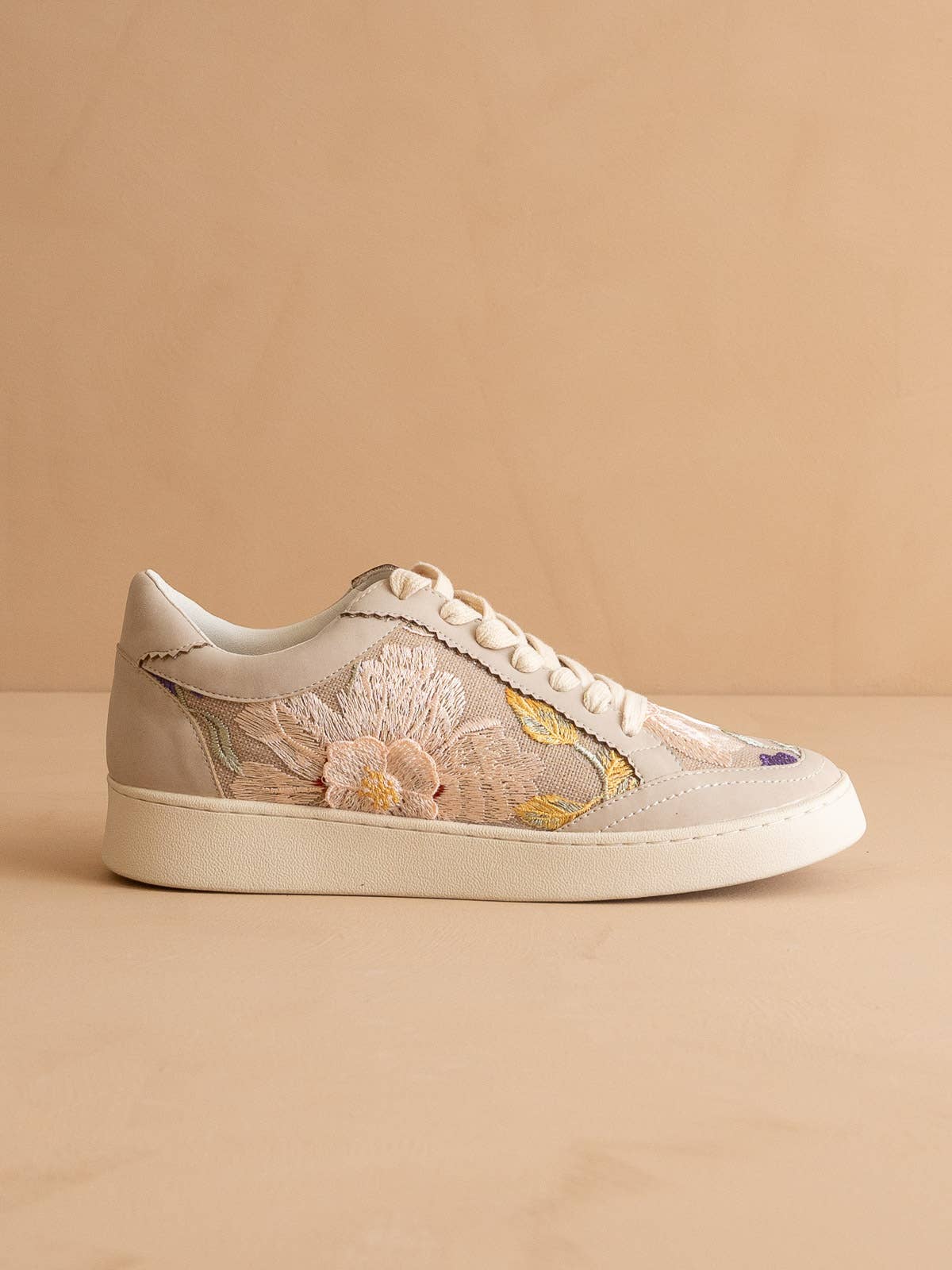 The Tammi | Light Grey Floral Appliqué Sneaker