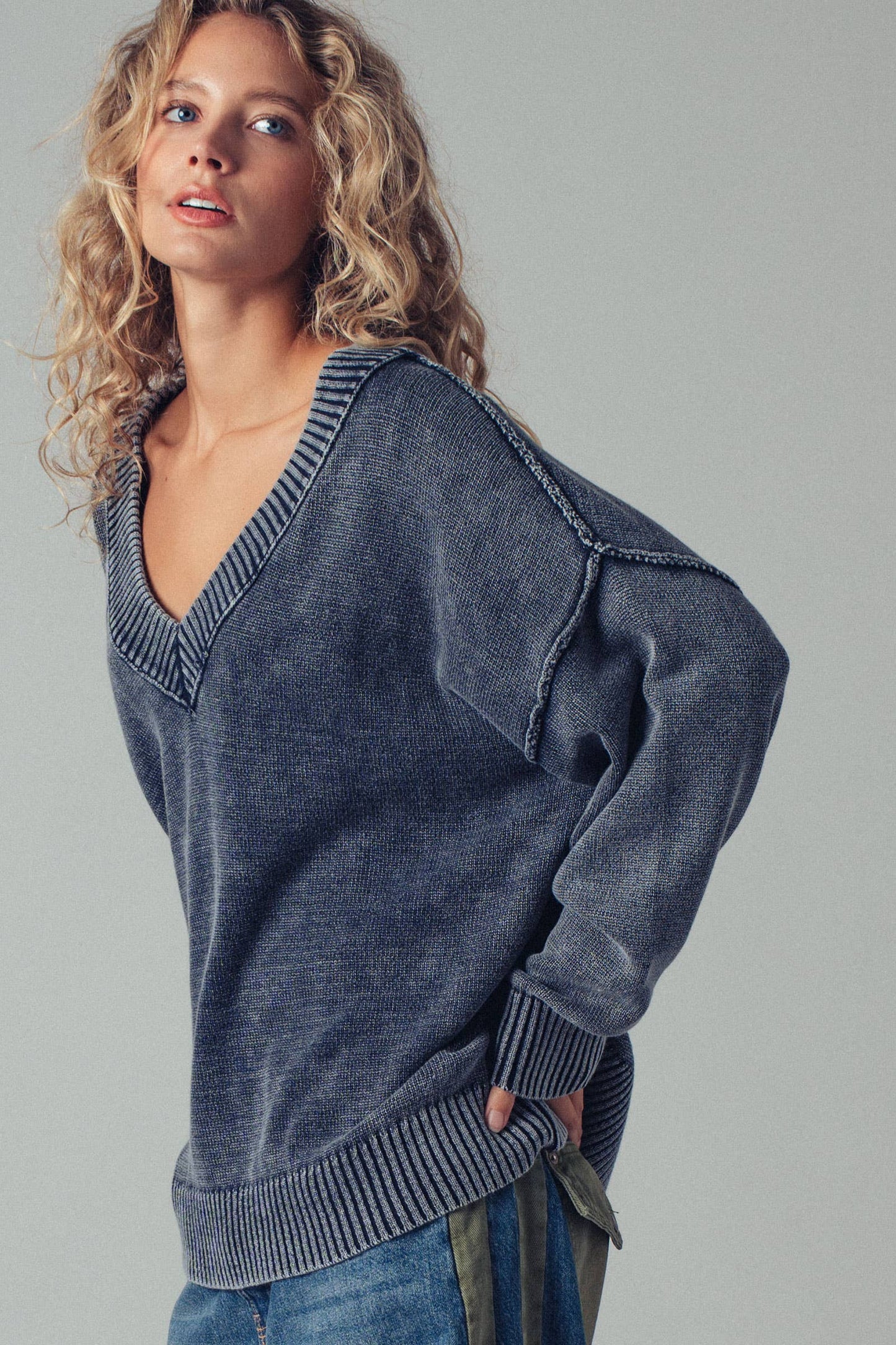 Thea Contrast V Neck Sweater- Two colors