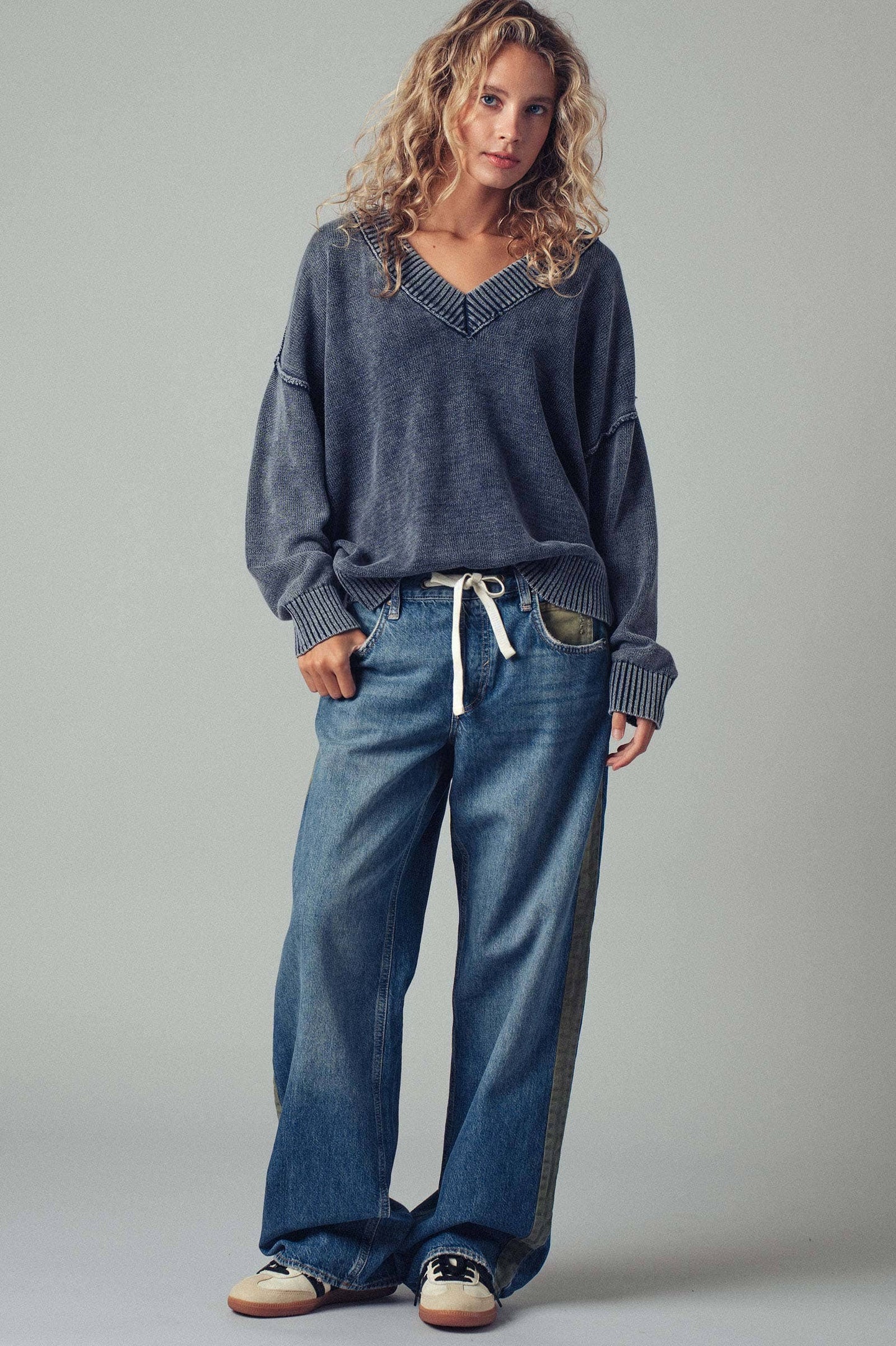 Thea Contrast V Neck Sweater- Two colors