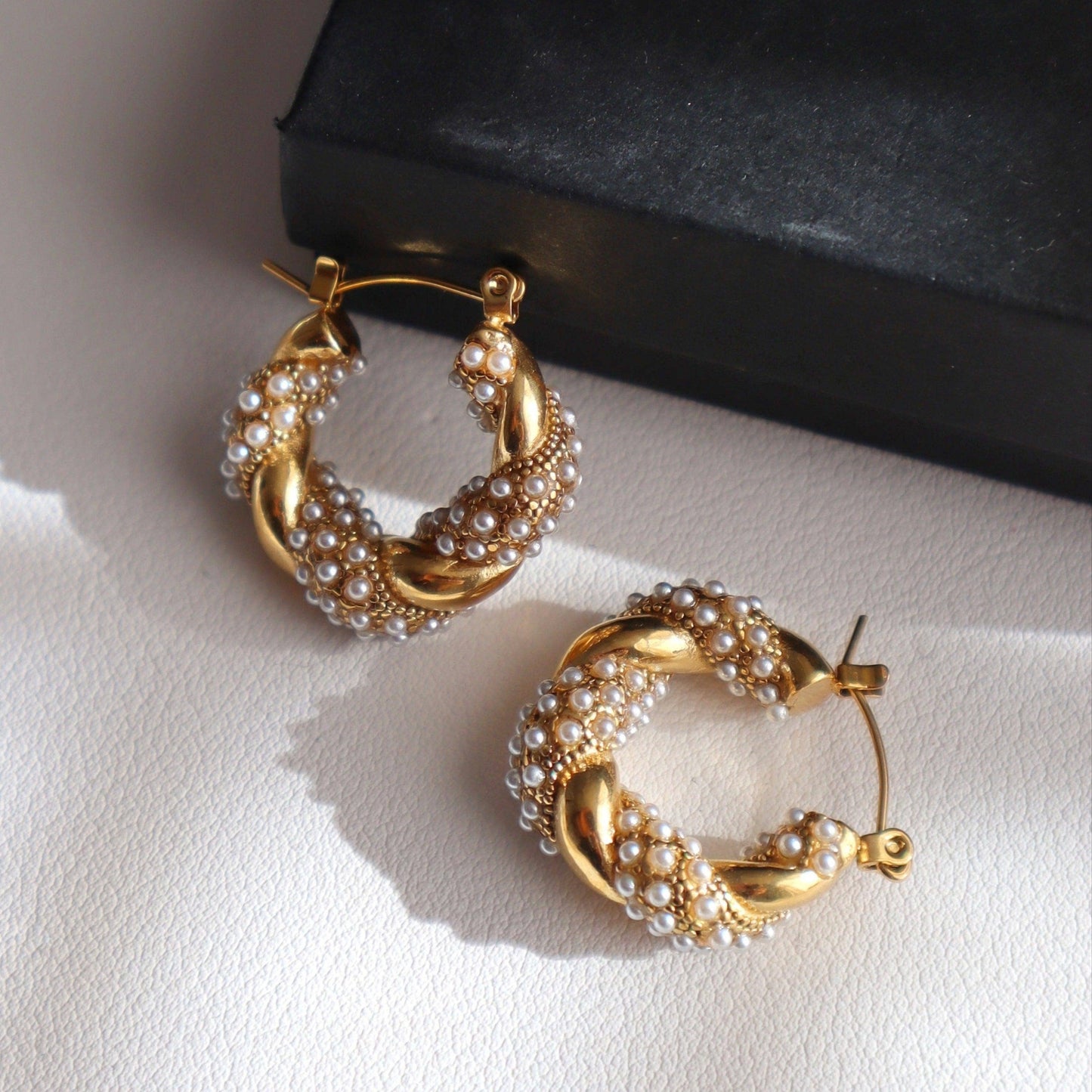 Nolita Pearl Twisted Hoops