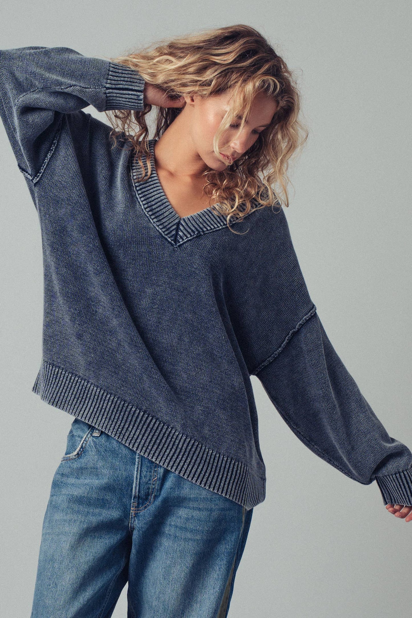 Thea Contrast V Neck Sweater- Two colors